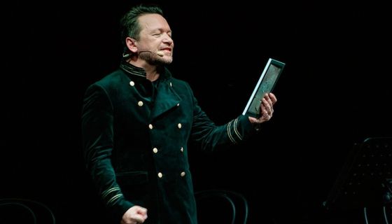 Моноспектакль «Асадов. Слепой поэт, который видел сердцем»
