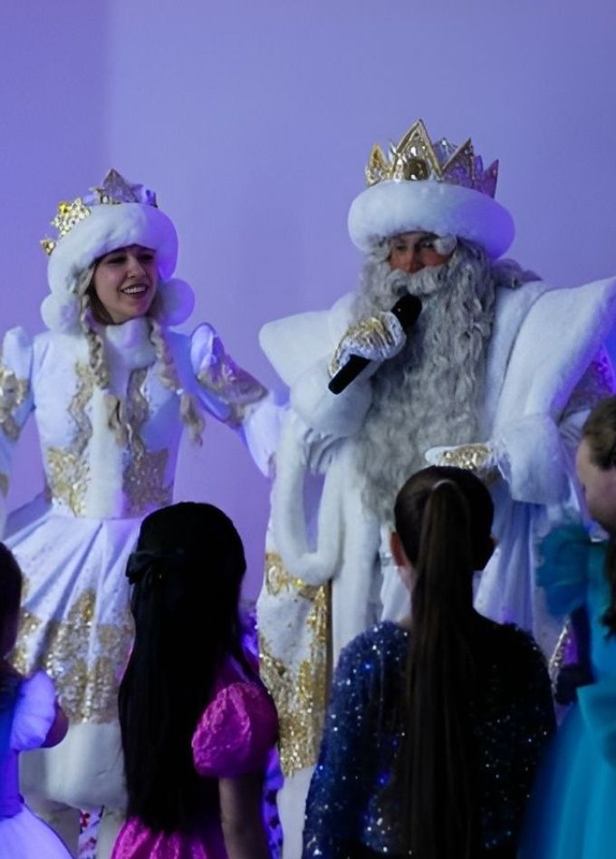 Шоу «Неоновая ёлка»