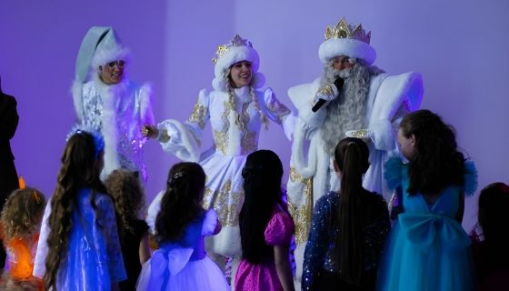 Шоу «Неоновая ёлка»