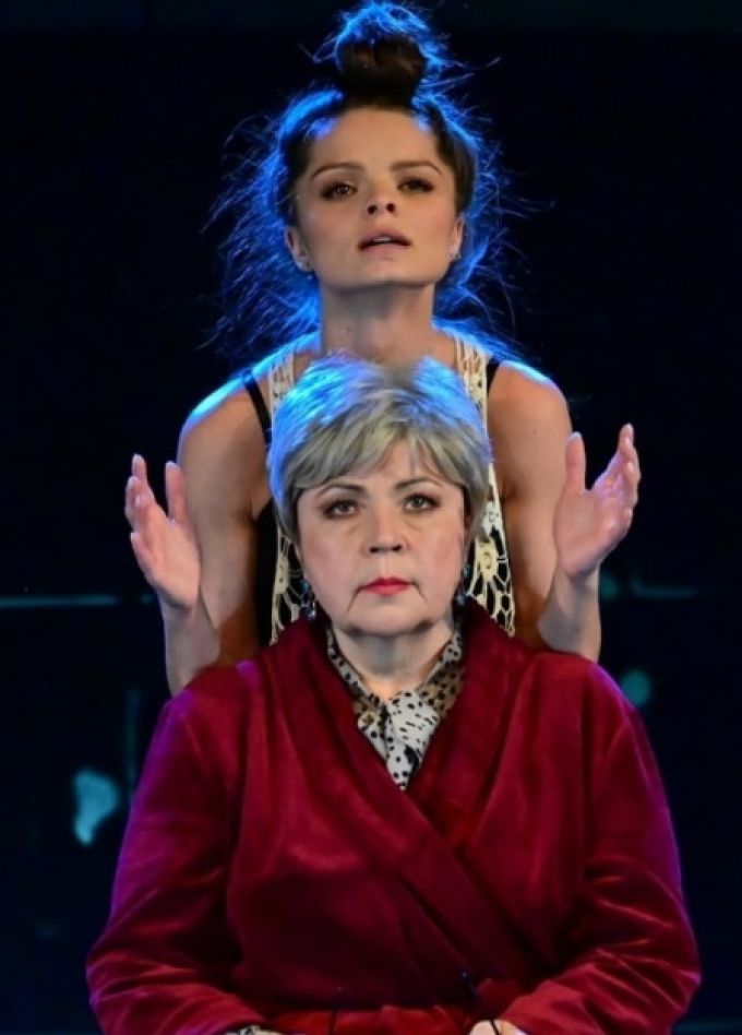 Под одной крышей