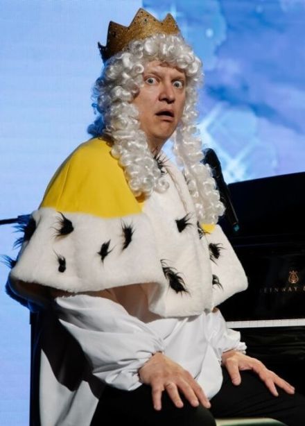 Спектакль «Проснись и пой!»