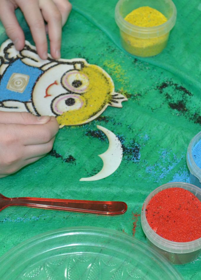 Рисовать легко. Создаём 2 песочные картины разными техниками