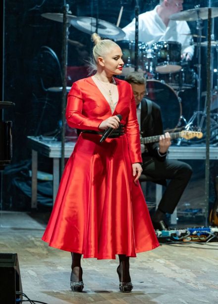 Концерт «А белый лебедь на пруду...»