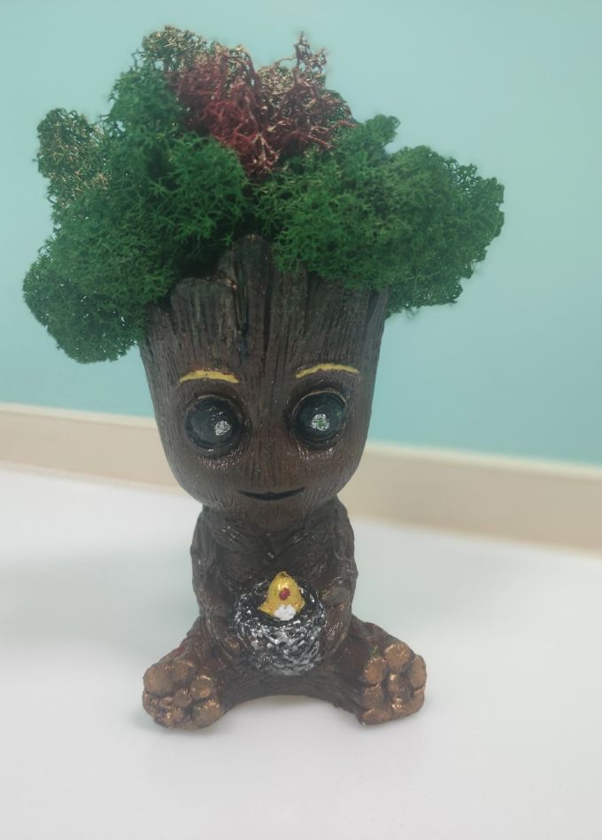 Роспись кашпо «Грут» и оформление его стабилизированным мхом