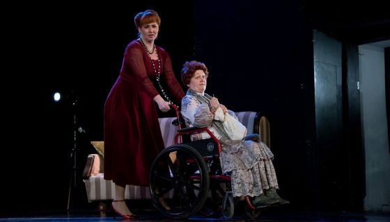 Спектакль «Восемь любящих женщин»